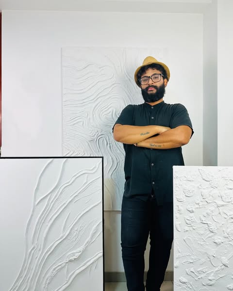 Irving Rodríguez en su estudio